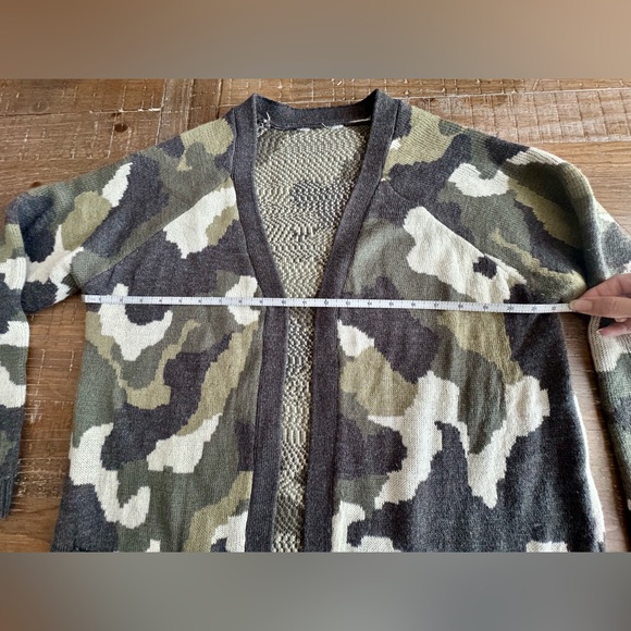 Women’s Camouflage Cardigan Sweater, Size XXL - Picture 7 of 10